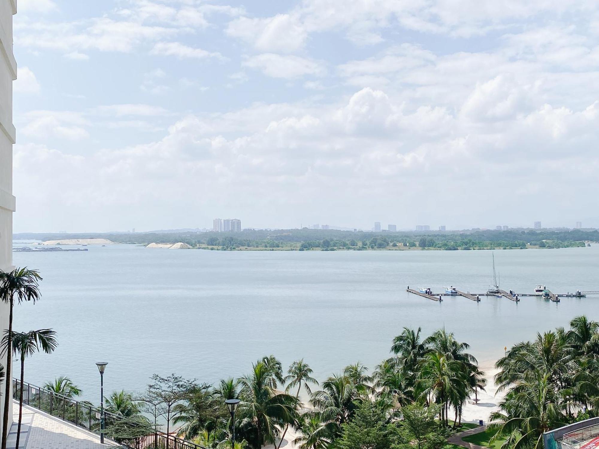 Seafront Country Garden Danga Bay By Lions Bay Apartment Джохор Бахру Стая снимка