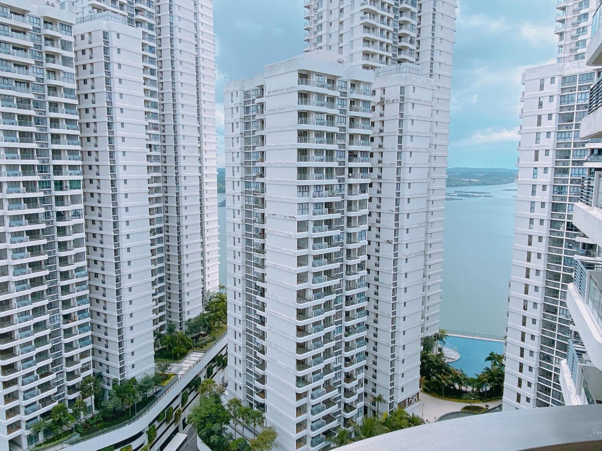 Seafront Country Garden Danga Bay By Lions Bay Apartment Джохор Бахру Стая снимка